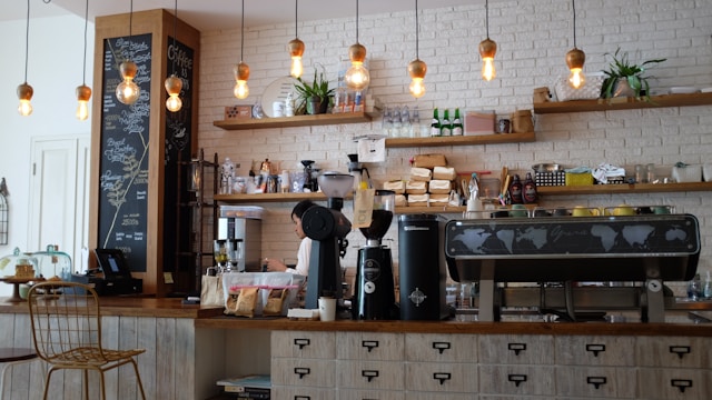 Cafés &amp; coffee shops